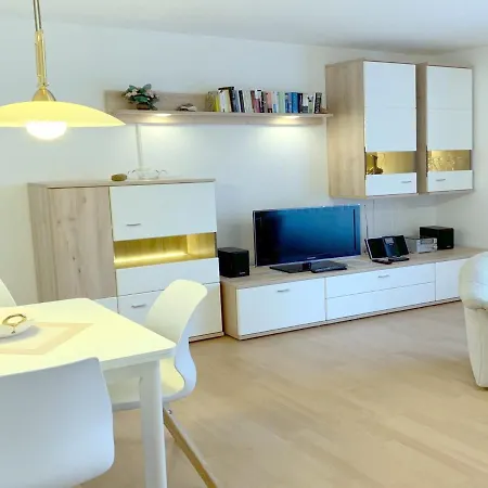 Gmelinstra_e 12_ Whg_ 7_ Haus *